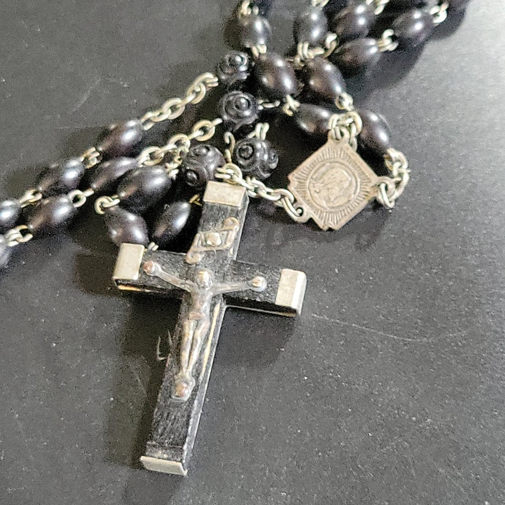 Vintage Roma Italy Wood Bead Rosary Catholic Crucifix Necklace One Size Goth